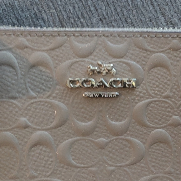 Coach debossed platinum signature wallet cream patent Leather card zip - Picture 2 of 6